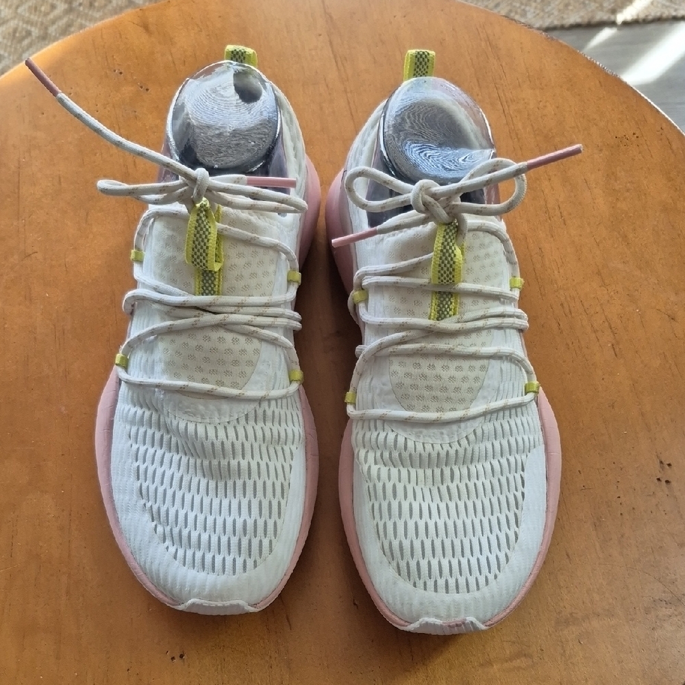 Sorel Kinetic Women's White and Pink Lace Up Sneakers. Size 8.5. VGUC